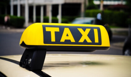 Заказ машины несколькими кликами: 9 услуг от Shark Taxi