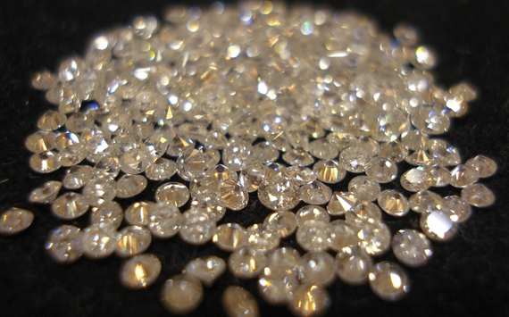 АЛРОСА продолжает работу для удовлетворения потребностей своих клиентов в алмазном сырье