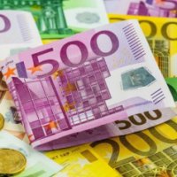 В обменных пунктах Краснодарского края курс евро опустился ниже 83 рублей