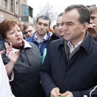 Вениамин Кондратьев пообщался с жителями домов на Ростовском шоссе